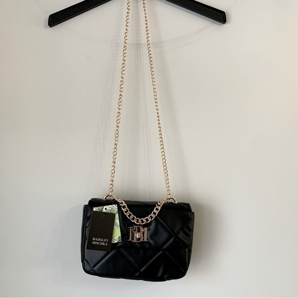 Badgley Mischka Black Small Chain
Crossbody Bag with Big Diamond
Quilting NWT - Picture 6 of 16